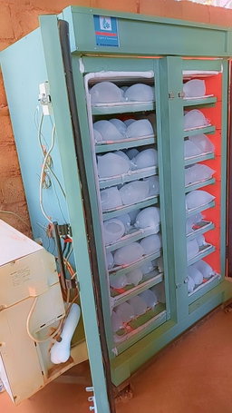 MACHINE A GLACE