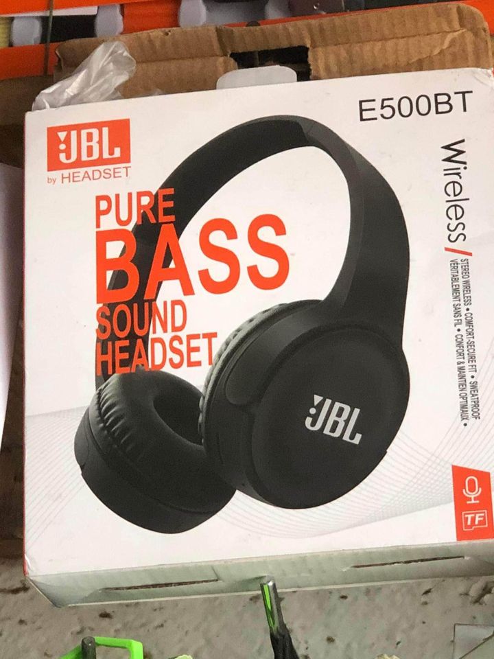 Pure bass sound headset JBL