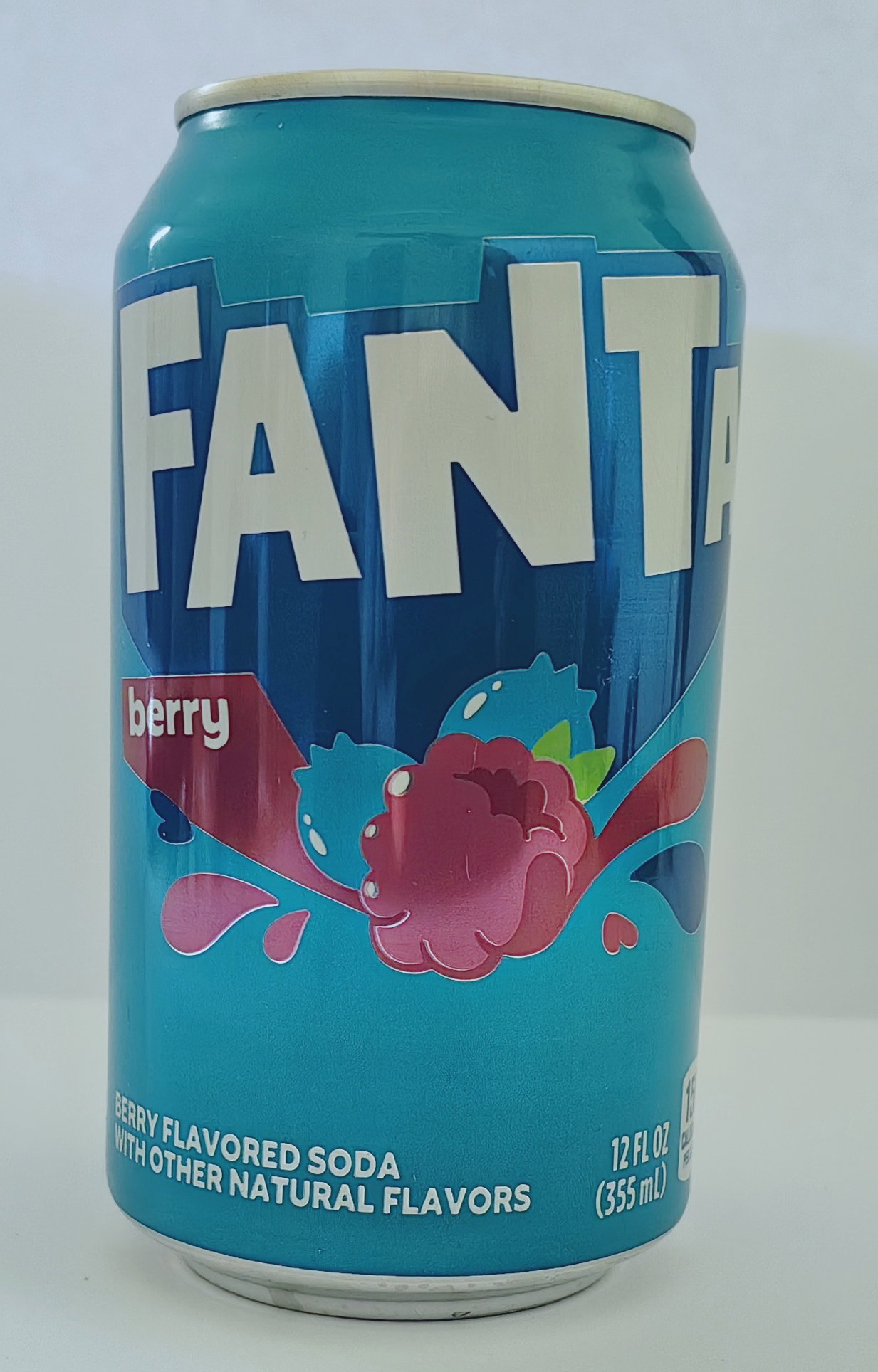 Fanta Berry Imported Can _0