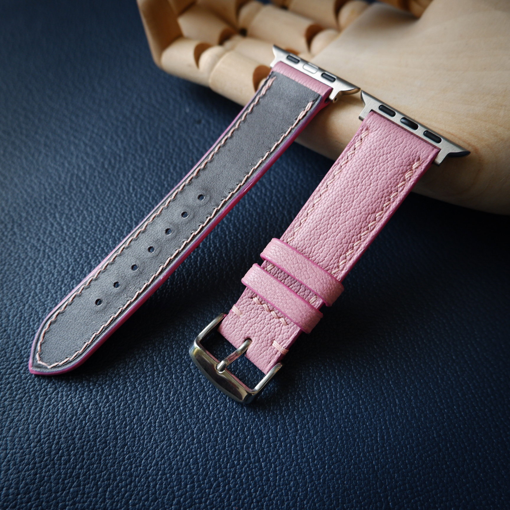 Apple Watch Strap in pink goatskin_1