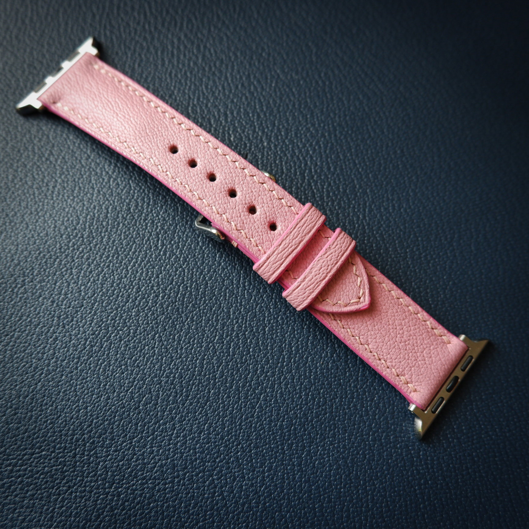 Apple Watch Strap in pink goatskin_2