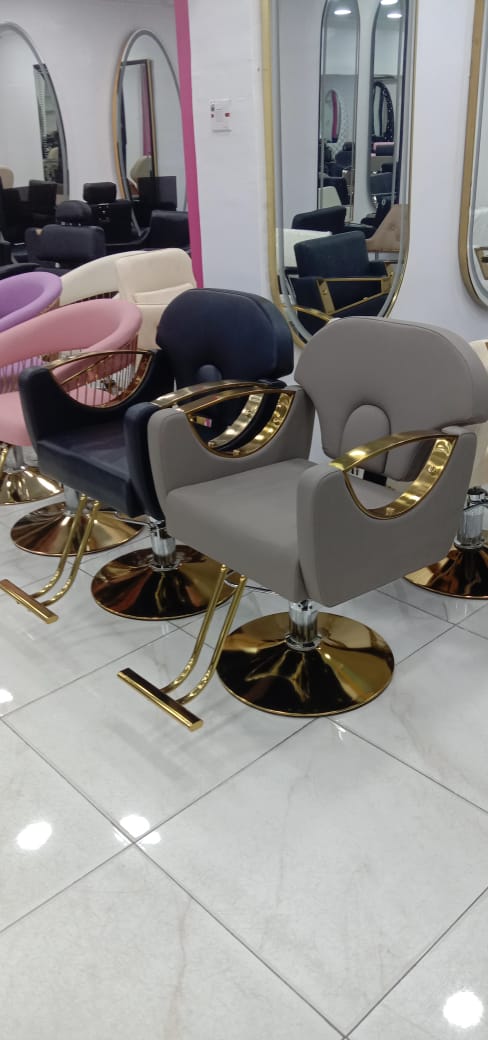 Executive Salon Barbers Chair..gold