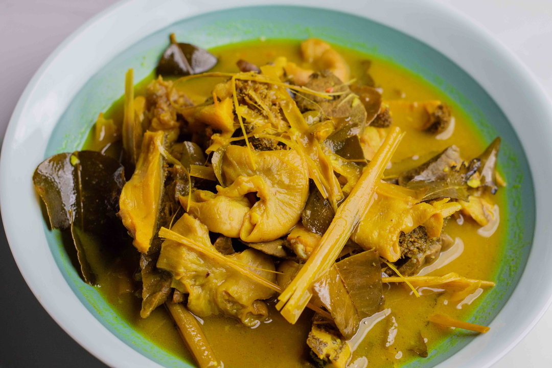សម្ល​ម្ជូរ​គ្រាក់​ពោះ​គោ​ខ្មែរ