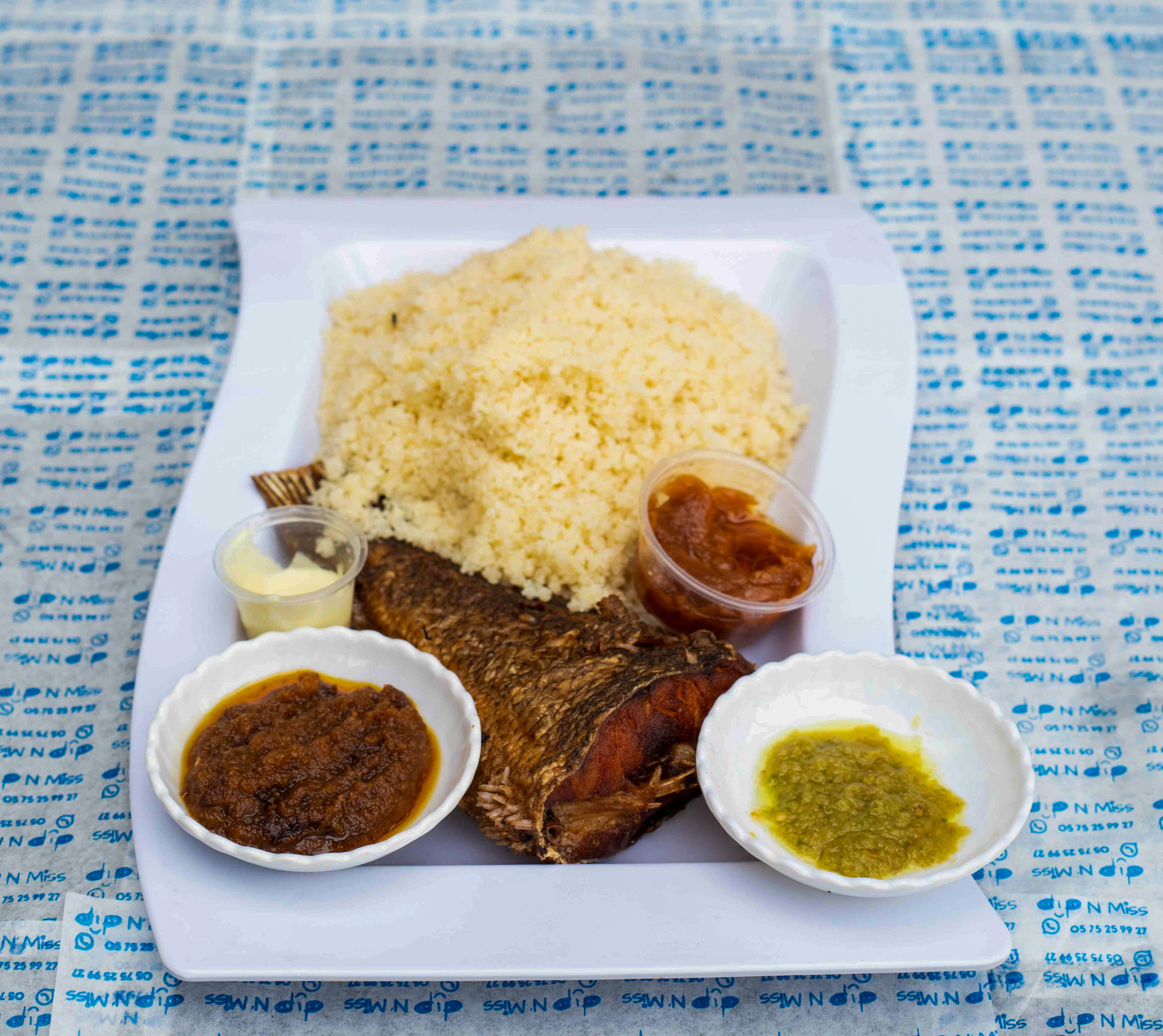DIP ZEGEN(Poisson grillé)_0
