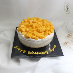 Pavlova Cake