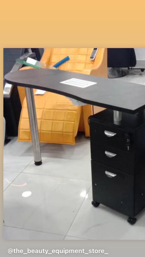 Black Nail table _0