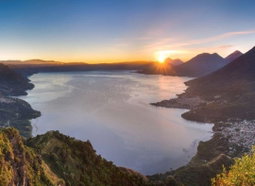 שאטלים מ ס. קריסטובל לגוואטמלה- שני עד חמישי-כל יום