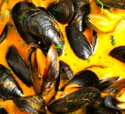 Spicy Assam curry W mussel N potato