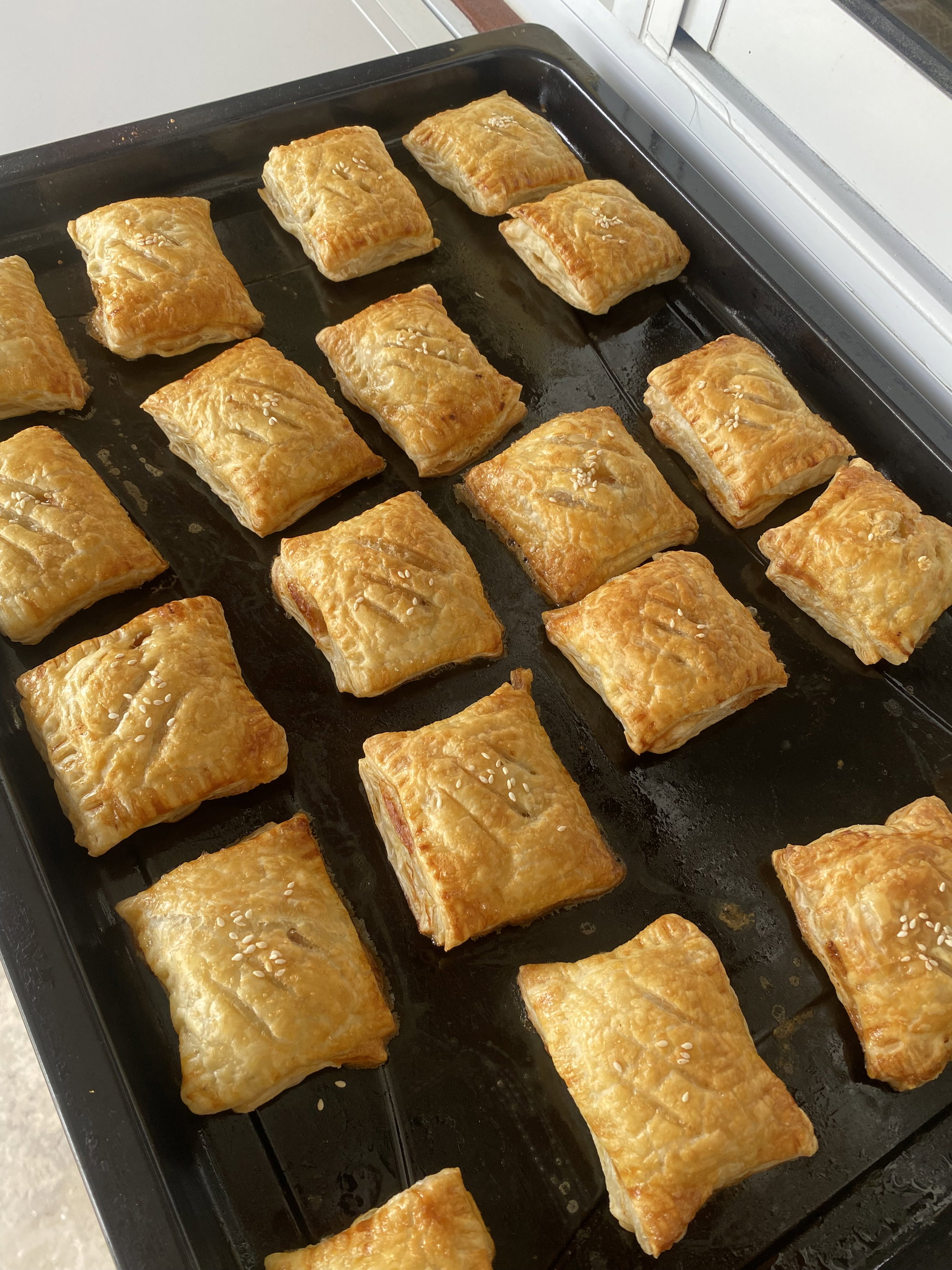 Honey Garlic Chicken Puff_0