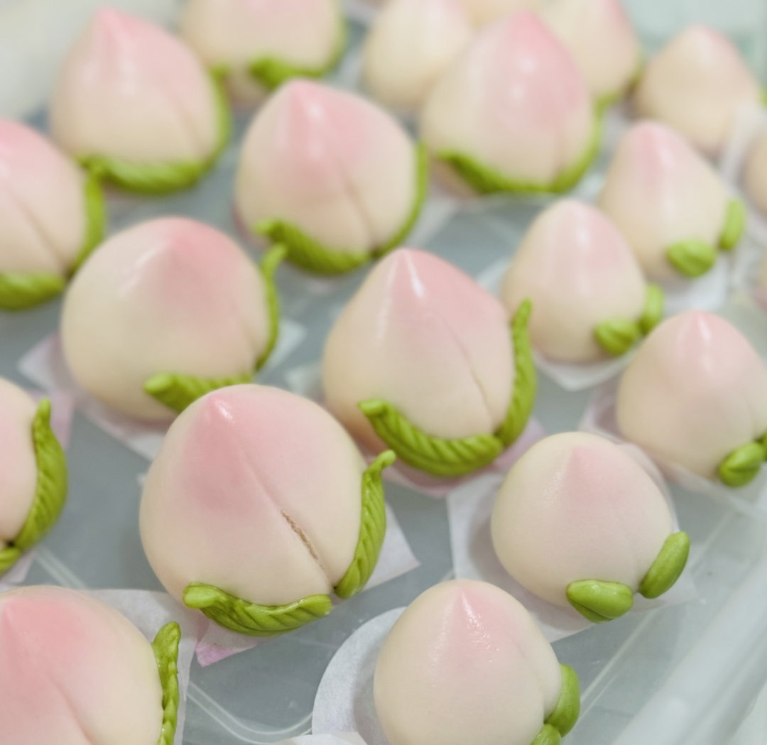 Signature Longevity 🍑 Bun ( set of 4)