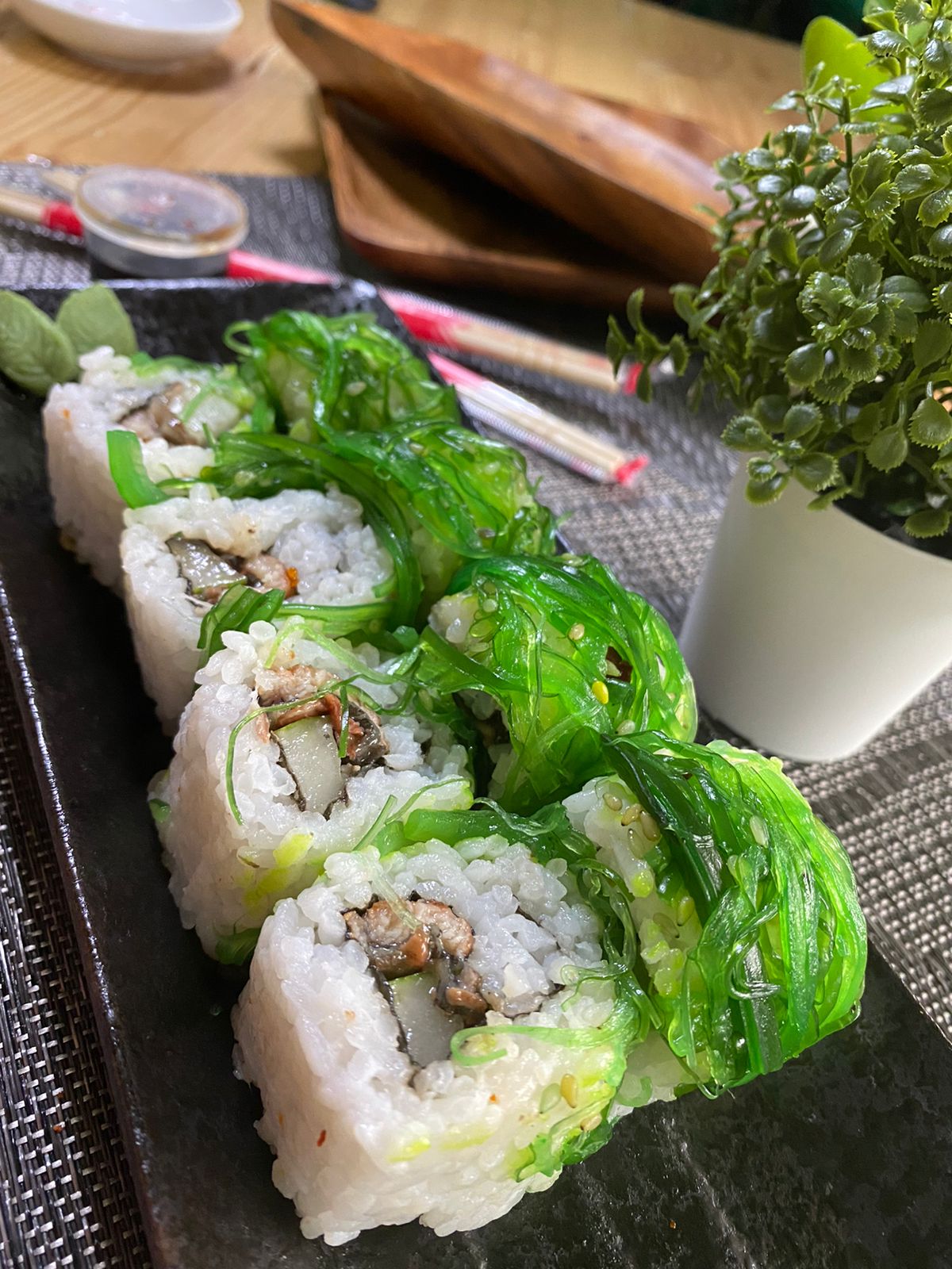 Una Wakame Roll (4pcs)_1