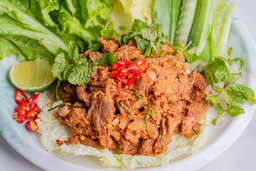 ឡាប​សាច់​គោ​បែប​ឡាវ
