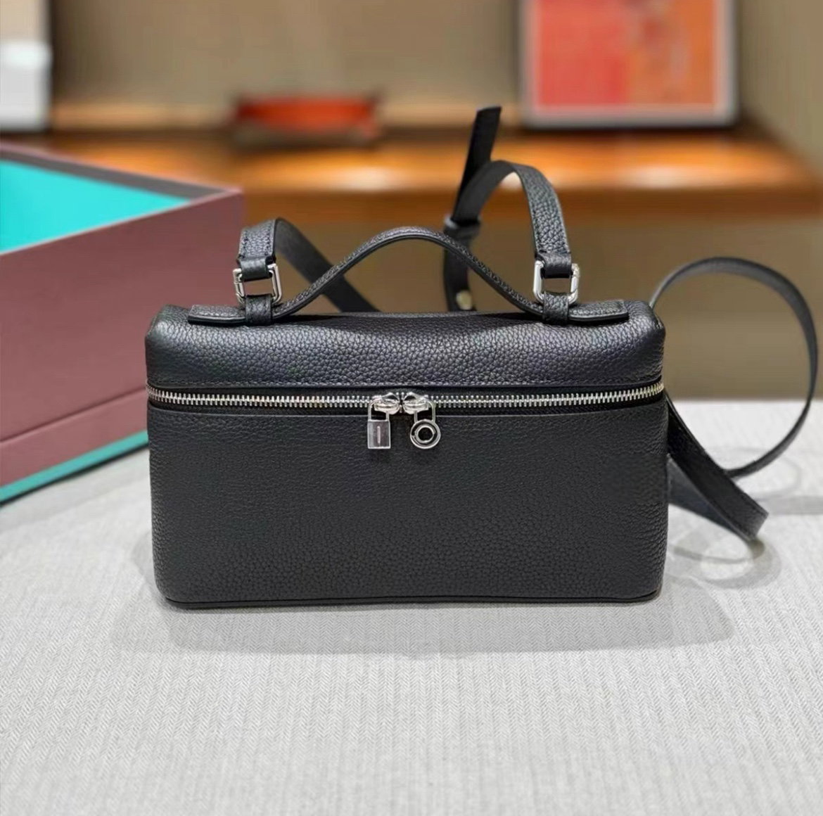 Mini Vanity Bag 19cm in Togo Leather _6