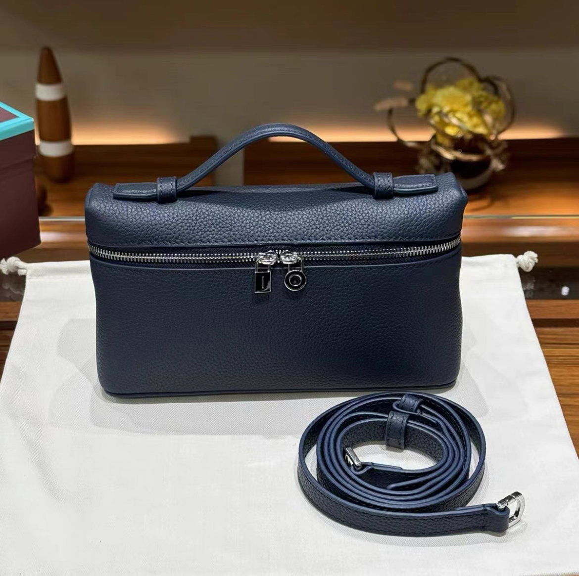 Mini Vanity Bag 19cm in Togo Leather _7