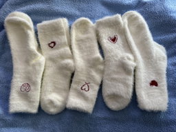 Fluffy Feet (cozy)