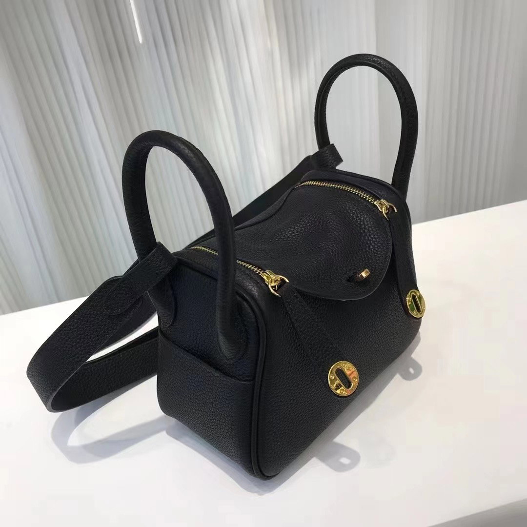 L19 Sling / Crossbody Togo Leather Bag _2