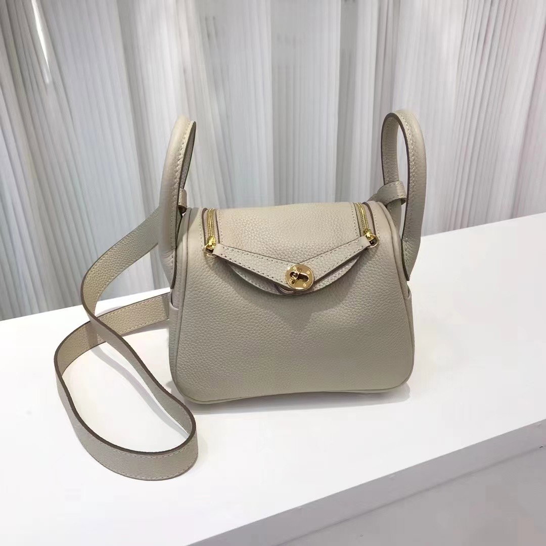 L19 Sling / Crossbody Togo Leather Bag _4