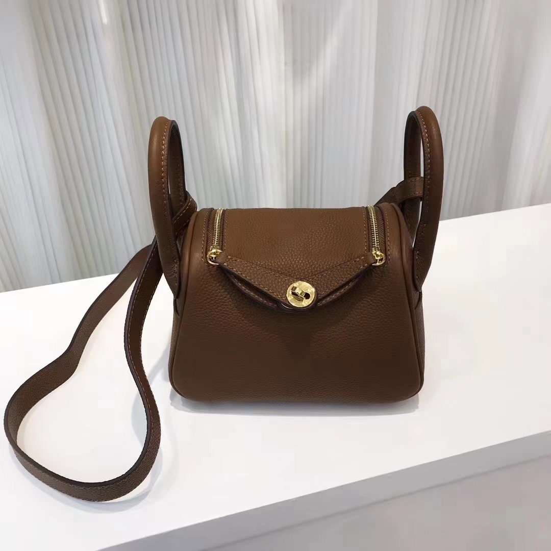 L19 Sling / Crossbody Togo Leather Bag _1