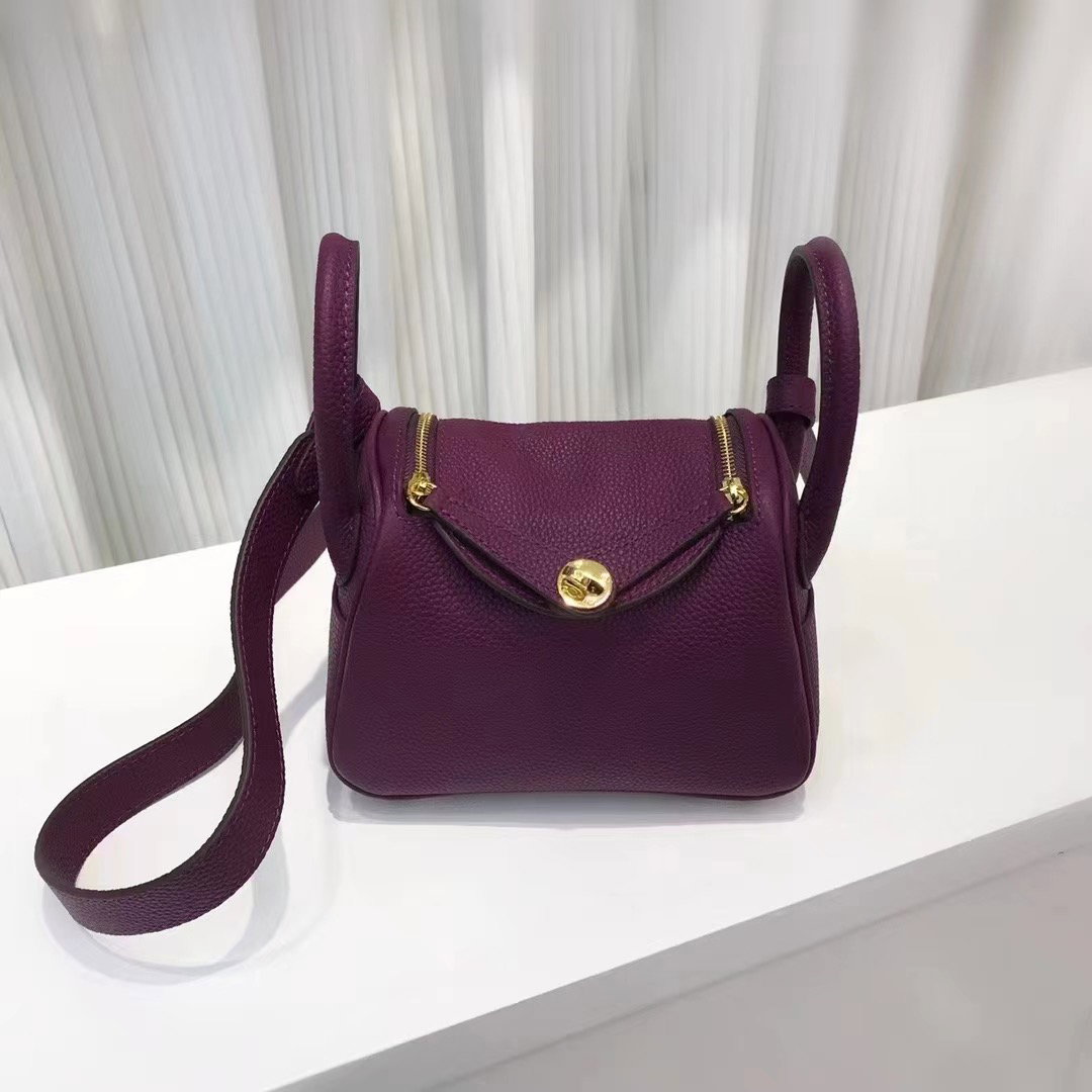 L19 Sling / Crossbody Togo Leather Bag _6