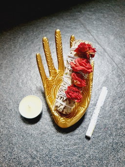 Gold/Black hand + Rose White Sage gift set
