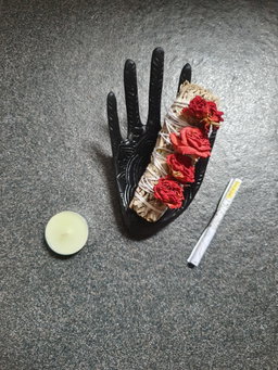 Gold/Black hand + Rose White Sage gift set