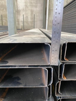 CNP  200 x 75 x 2.3mm (Kaki Tinggi)