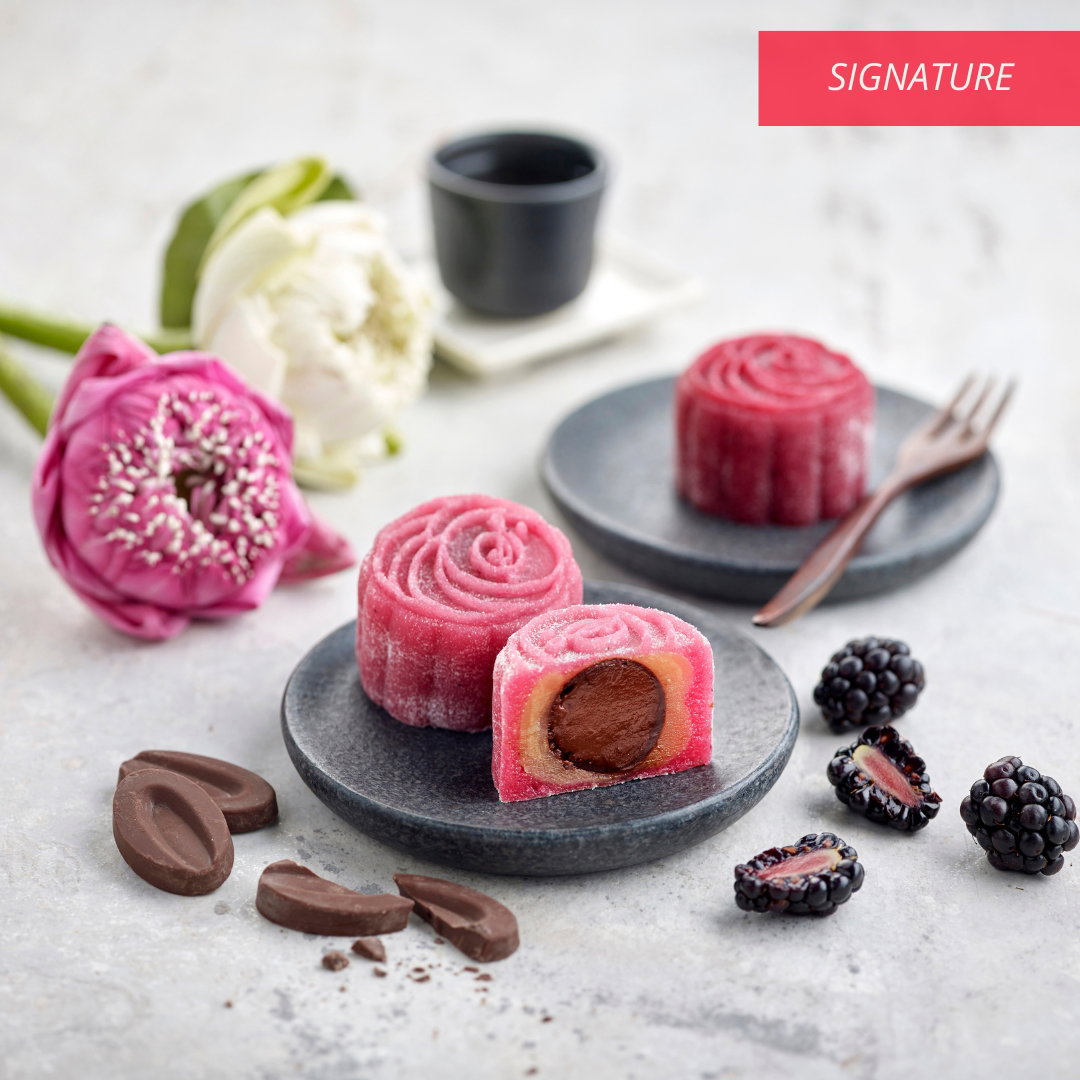 Blackberry Bergamot Dark Chocolate Truffle Snowskin Mooncake 黑莓佛手柑巧克力冰皮月饼