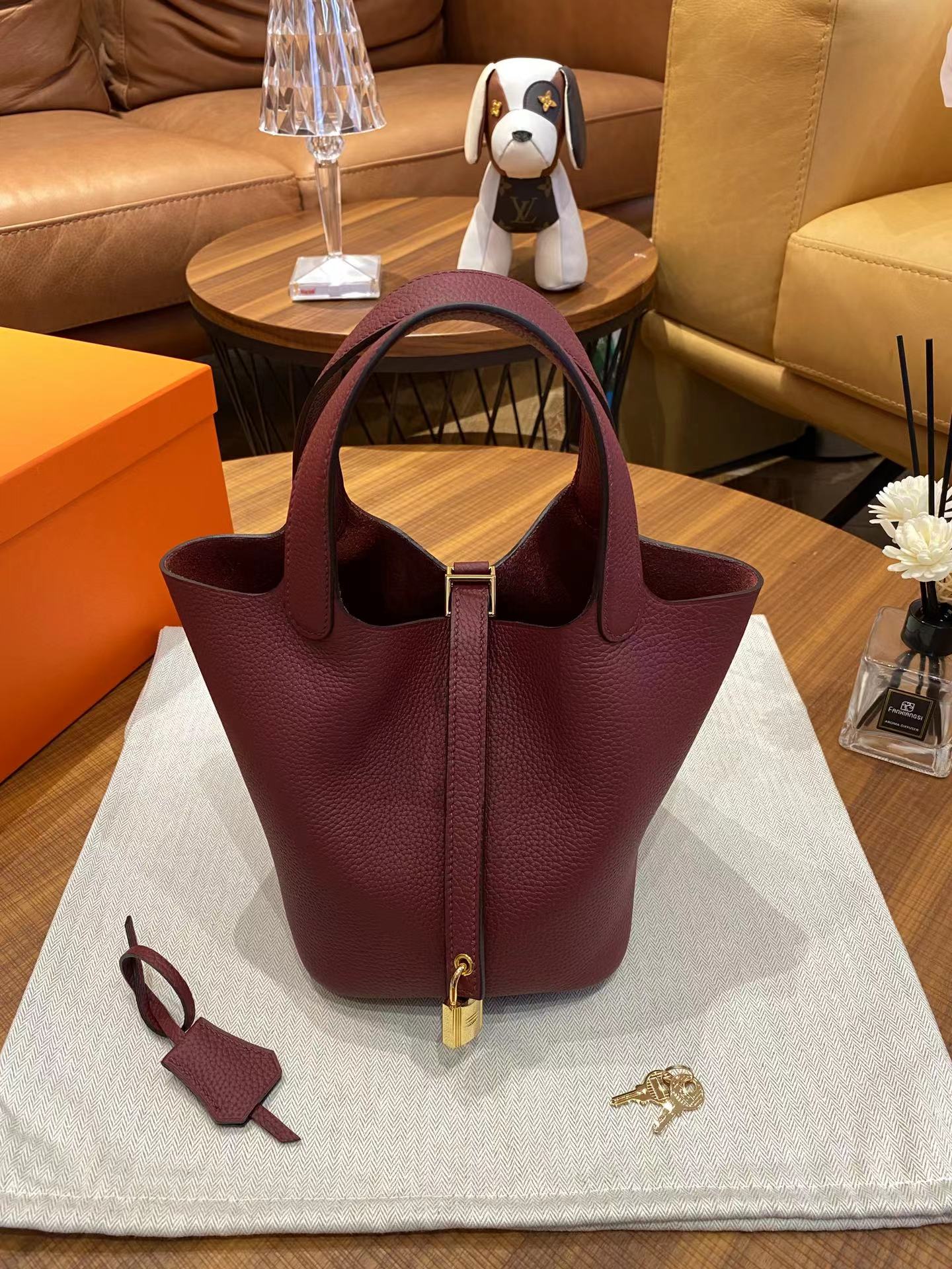 P18 & P22 Partisan Hand Crafted Hand Carry Bag _2
