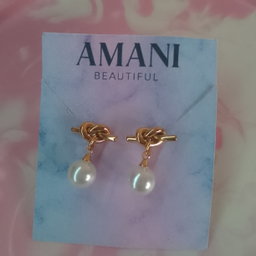 Elegant knot  earring 