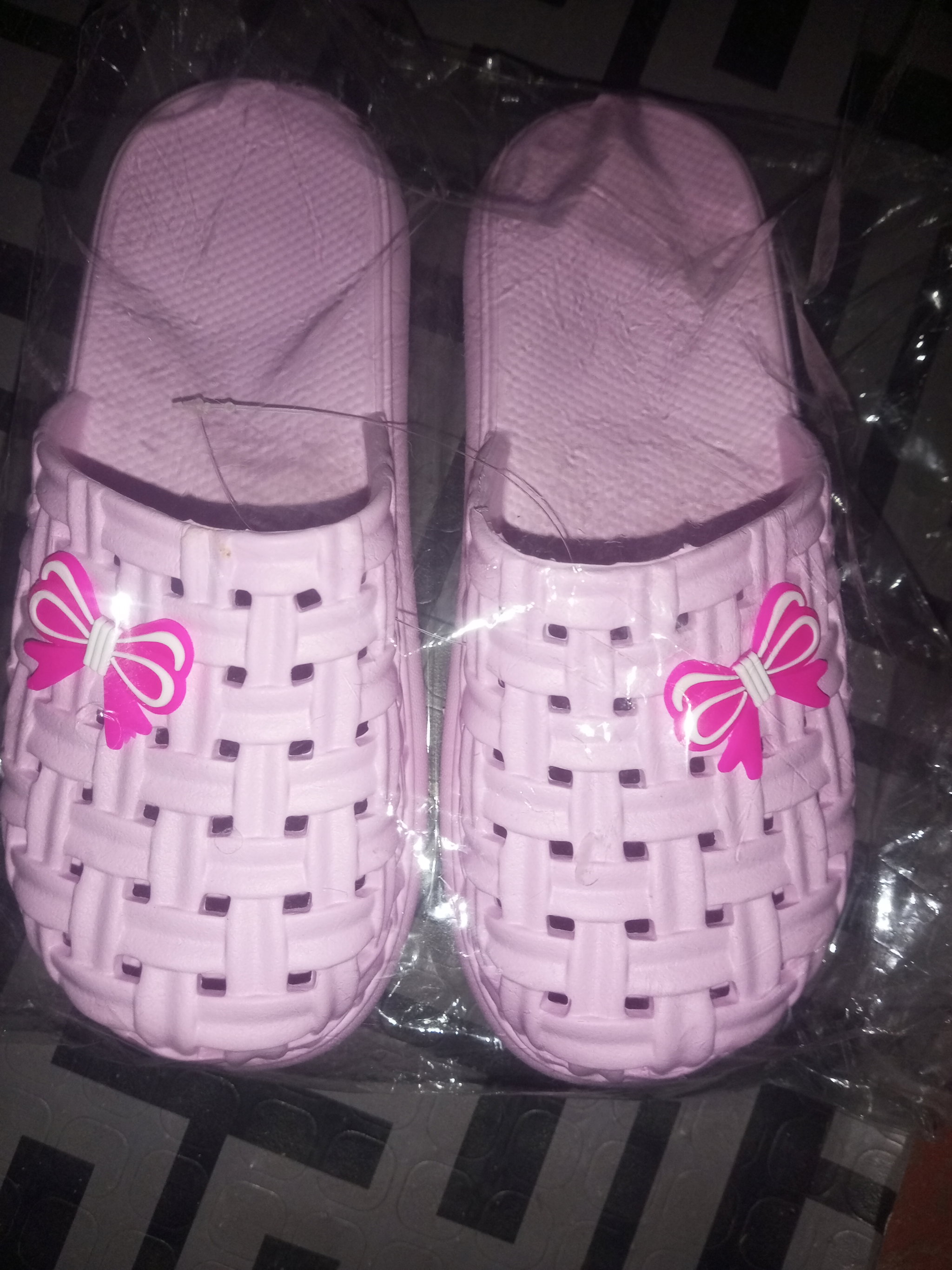 Ladies crocs_1