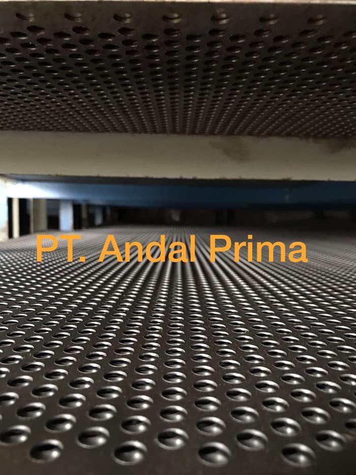 Plat Lubang Besi Hitam SPHC tbl 1.5mm (1.3mm) 4x8 ft (1.20 x 2.40m)_0