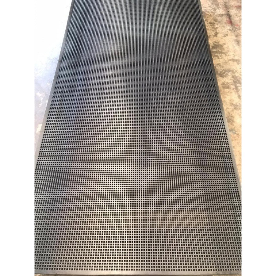 ANDL Plat Lubang Kotak Besi hitam sphc tbl 1.0mm 4x8 ft (1.20 x 2.40m)
