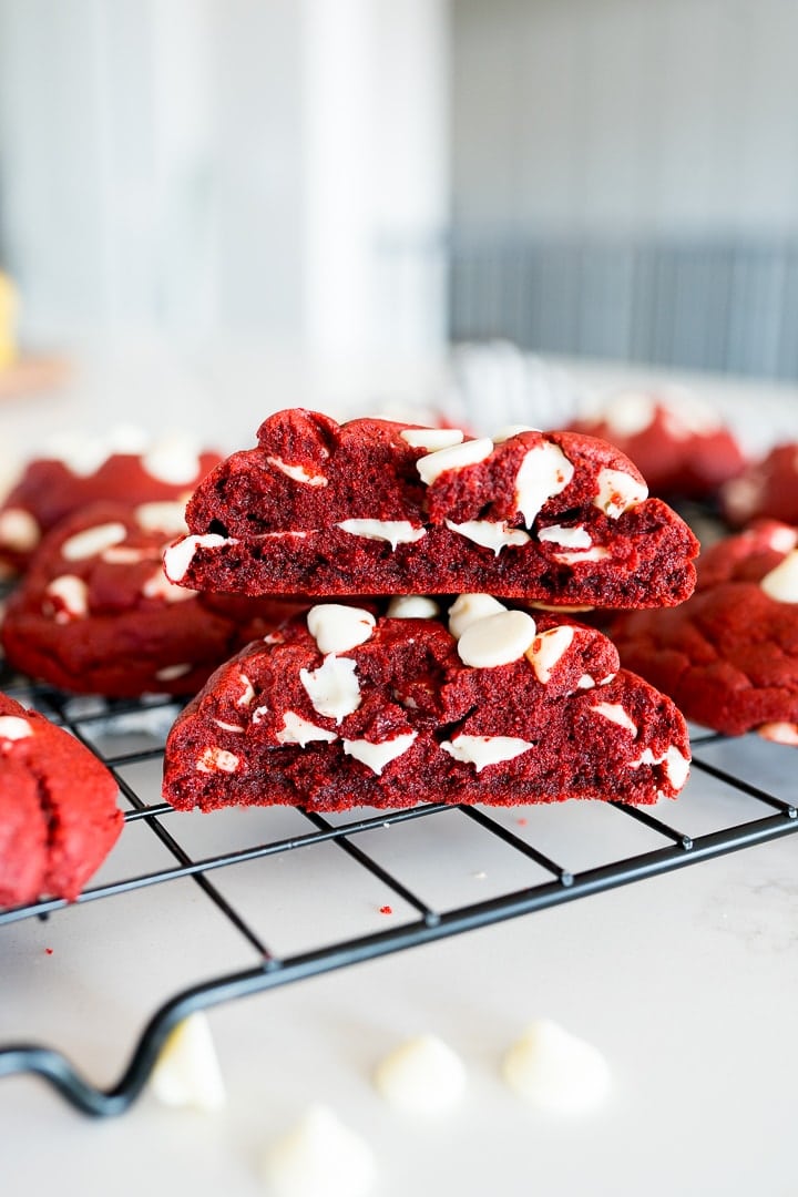 Chunky Red Velvet Cookie_0