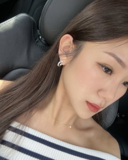 TIFFANY HOOP