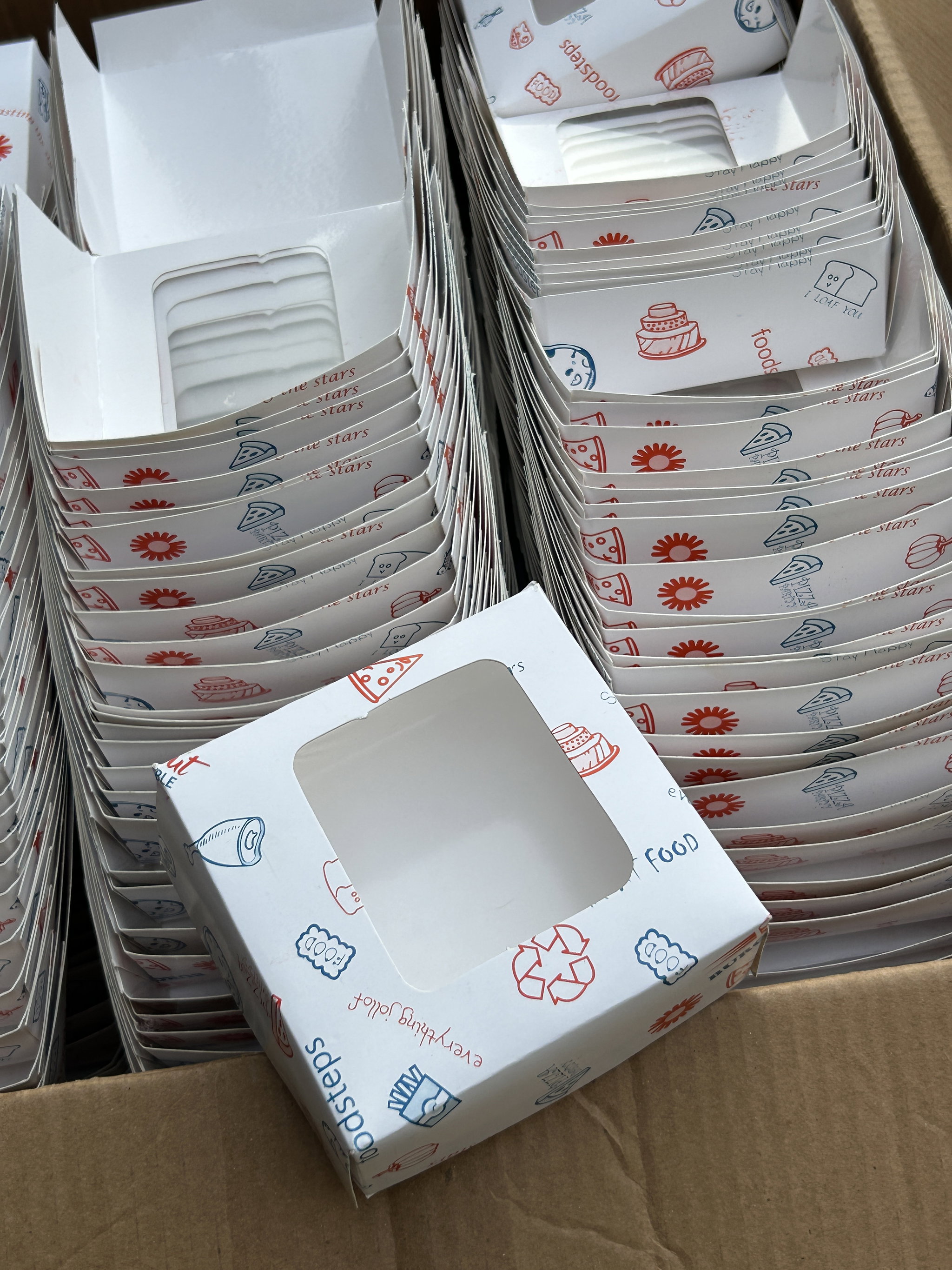 ER “FOODSTEPS” TAKEOUT BOXES - 5” x 5” x 2”_1
