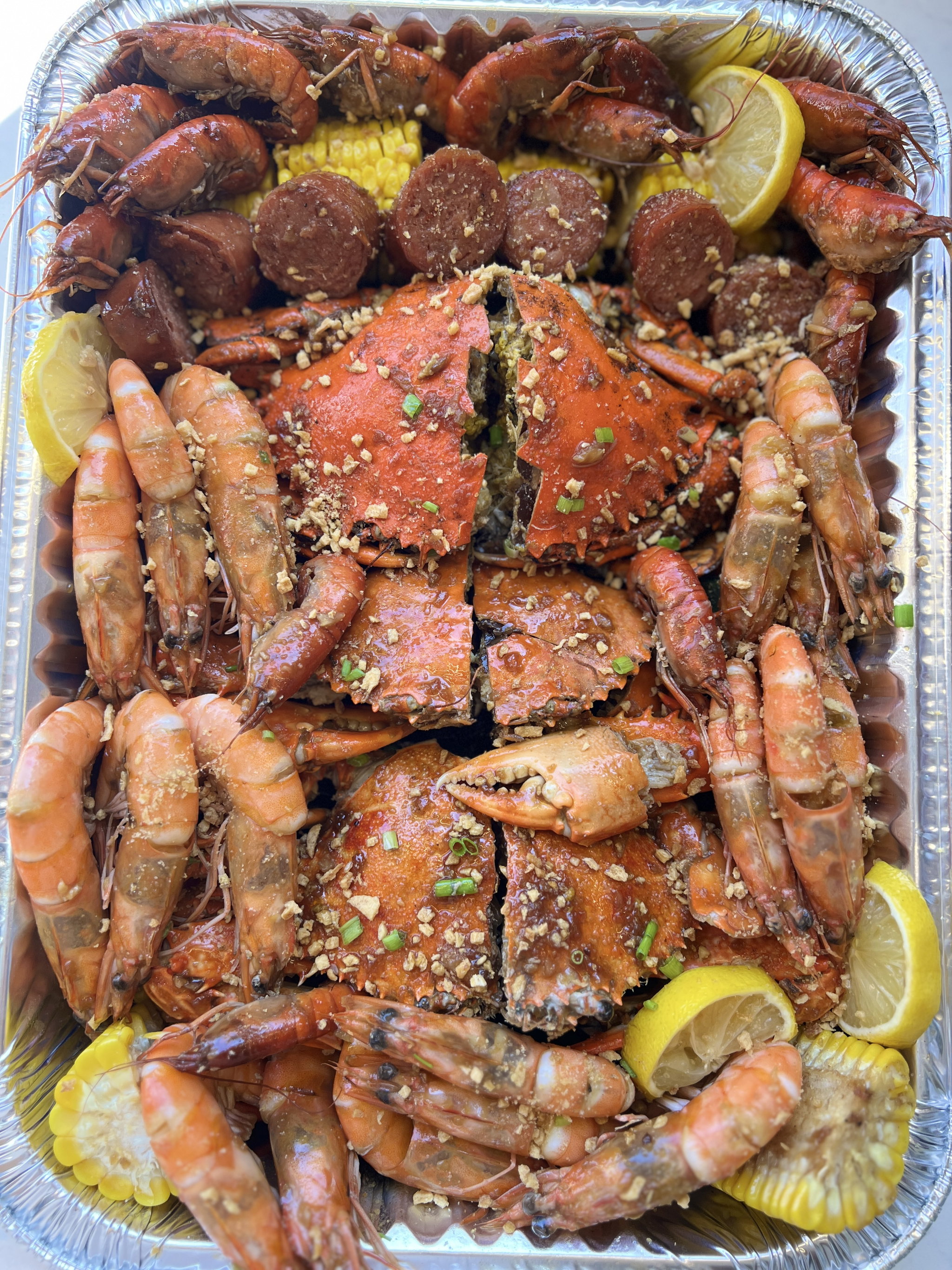 Classic Cajun Seafood Boil with Lemon Butter_0
