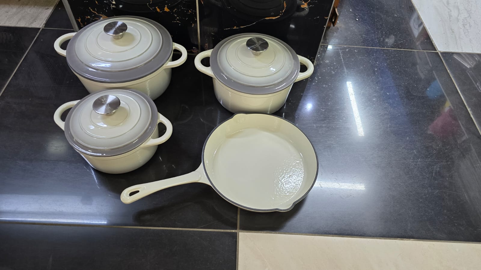 Enamel Cast Iron Cooking Pots_0