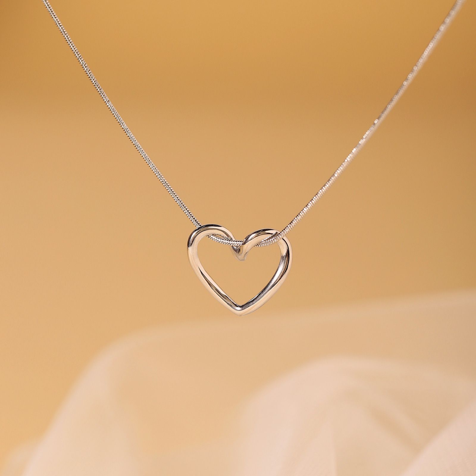 Simple Heart Shape Necklace_1