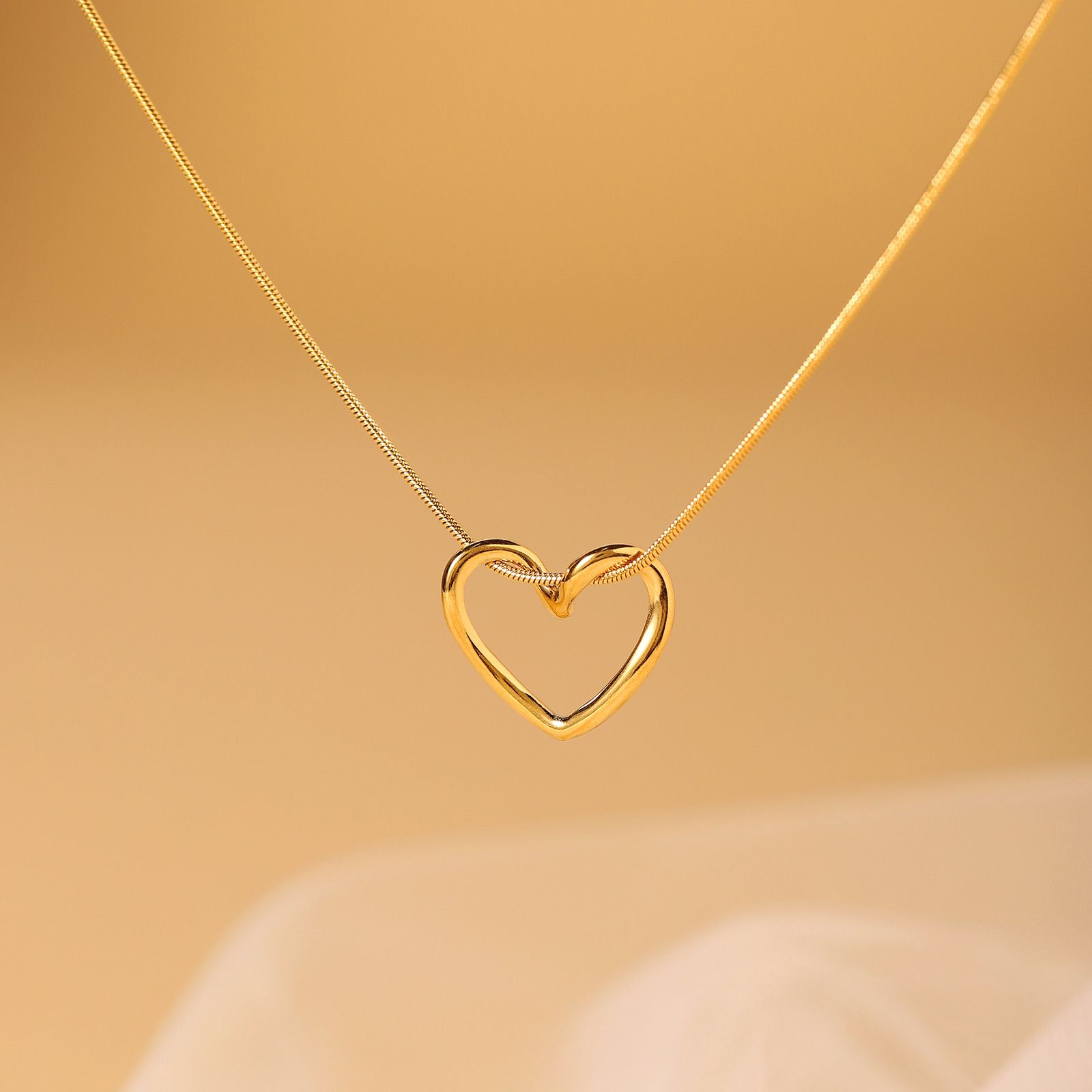Simple Heart Shape Necklace_0