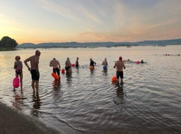 Swimming murch