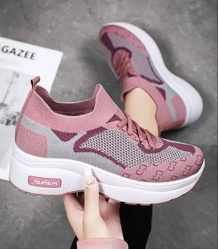 Ladies sneakers