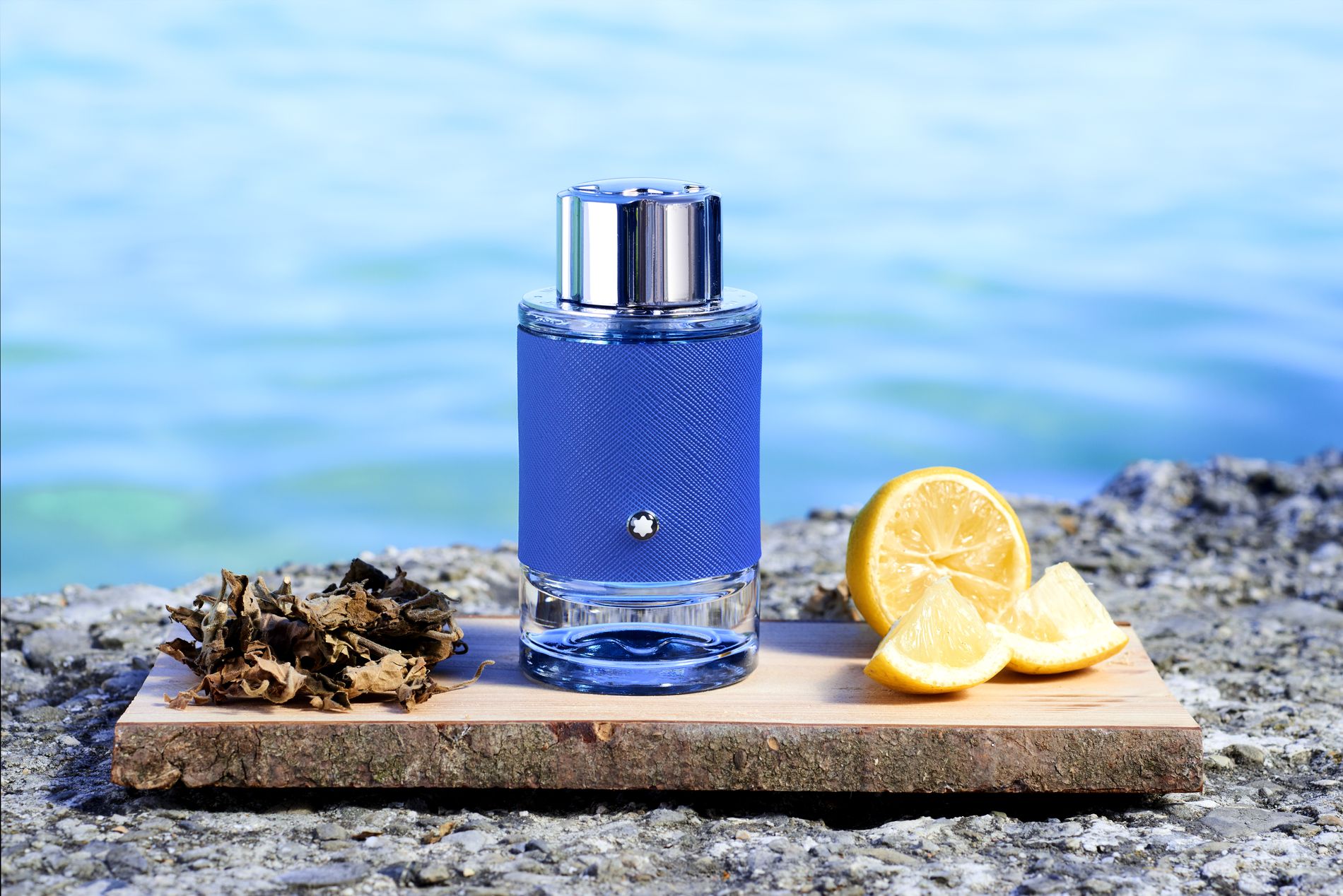 MONTBLANC Explorer Ultra Blue_1
