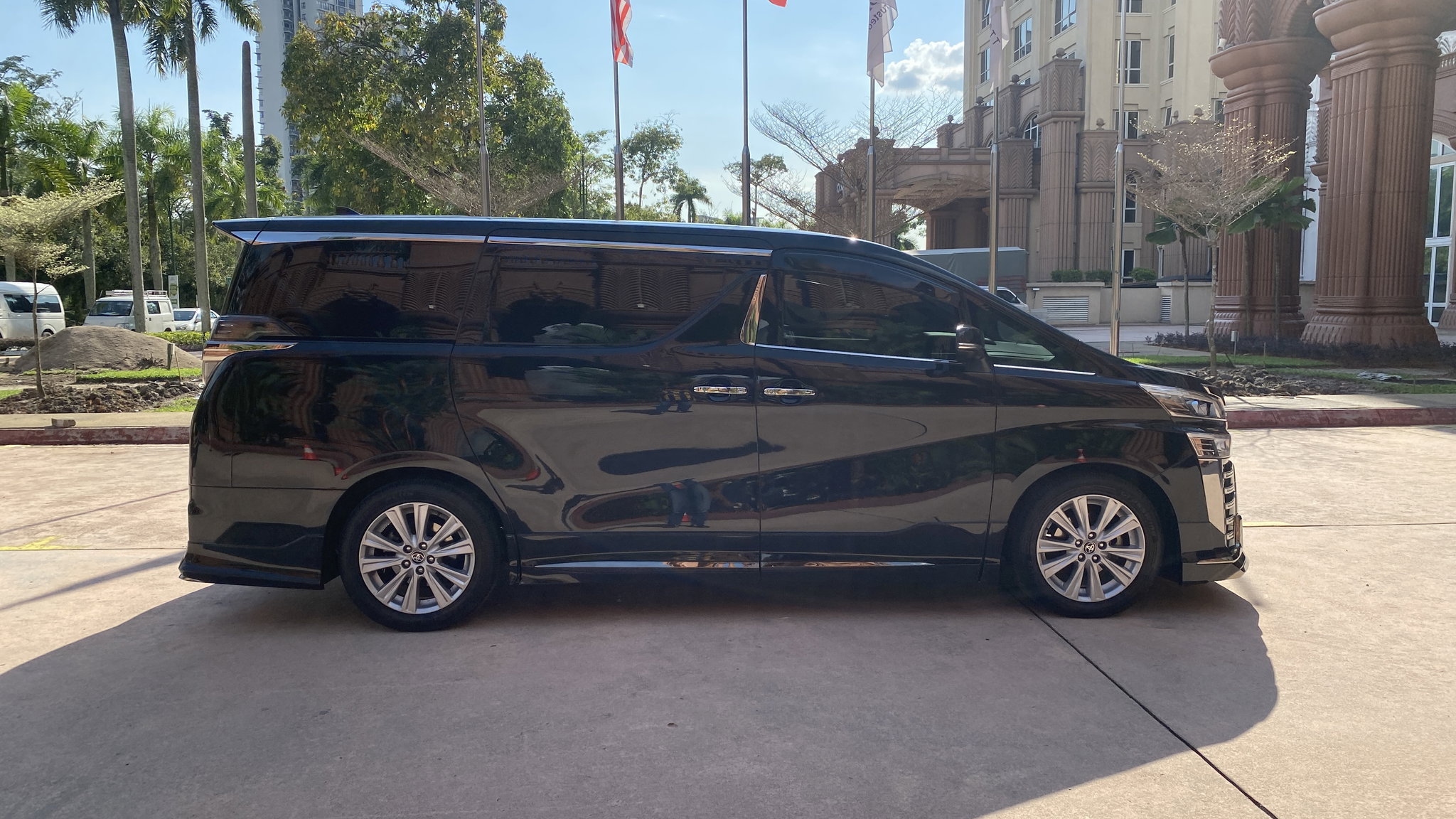 NEW TOYOTA VELLFIRE ZA 2024_6