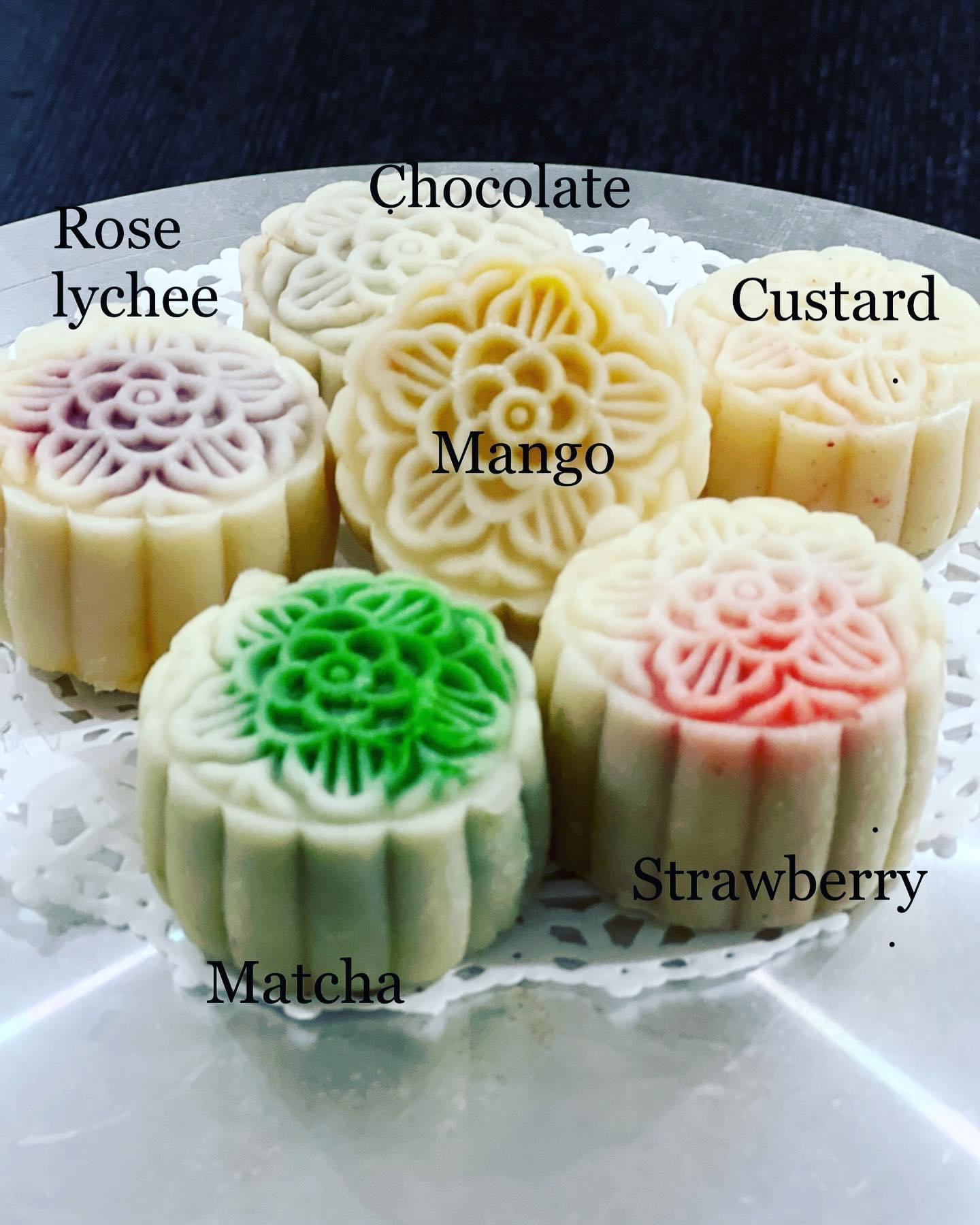 Snow skin custard filling Mooncake_0