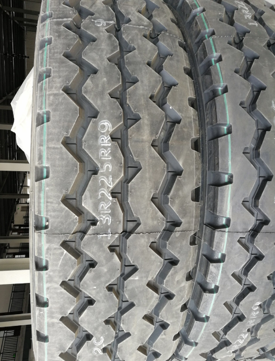 Double Coin Brand 13R22.5 Tire_1