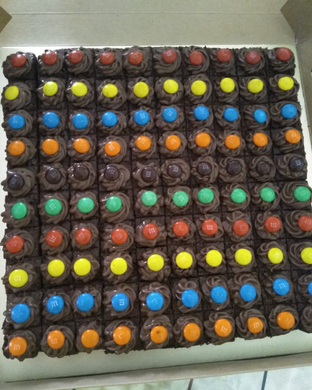 Brownies with Nutella & Other Toppings (M&M, Malteser, Kit Kat) - 10 inch ", 100 Bites