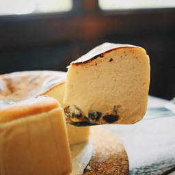 Light Rum Burnt Cheese Cake 朗姆焦香巴斯克