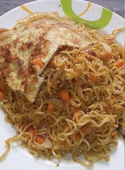 Nigerian Indomie with Scent leaf & Fried eggs
