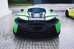MCLAREN 570S (Green)
