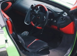 MCLAREN 570S (Green)